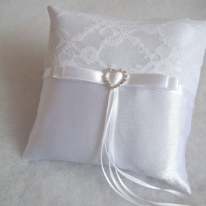 Strassz szíves hófehér romantika gyűrűpárna - esküvő - kiegészítők - gyűrűtartó & gyűrűpárna - Meska.hu