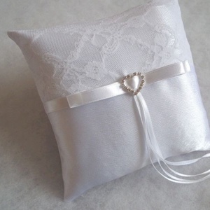 Strassz szíves hófehér romantika gyűrűpárna - esküvő - kiegészítők - gyűrűtartó & gyűrűpárna - Meska.hu