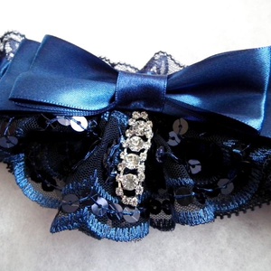 Bűvölet esküvői combcsipke, legényfogó - esküvő - kiegészítők - harisnyatartó & valami kék - Meska.hu