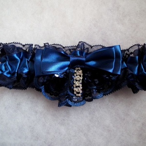 Bűvölet esküvői combcsipke, legényfogó - esküvő - kiegészítők - harisnyatartó & valami kék - Meska.hu