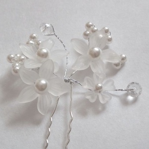 Sok virágos hajtű - fehér - esküvő - hajdísz - hajtű - Meska.hu