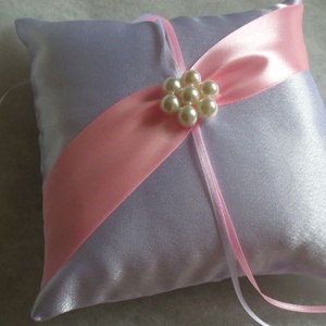 Gyöngyvirág  gyűrűpárna világos rózsaszín szalaggal - esküvő - kiegészítők - gyűrűtartó & gyűrűpárna - Meska.hu