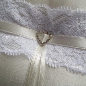 Illúzió gyűrűpárna - ekrü - esküvő - kiegészítők - gyűrűtartó & gyűrűpárna - Meska.hu