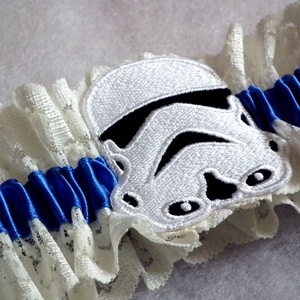 Különleges Star Wars combcsipke, legényfogó - esküvő - kiegészítők - harisnyatartó & valami kék - Meska.hu