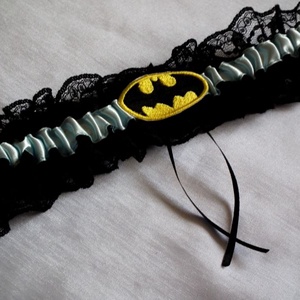 Batman combcsipke, legényfogó- -világoskék - esküvő - kiegészítők - harisnyatartó & valami kék - Meska.hu