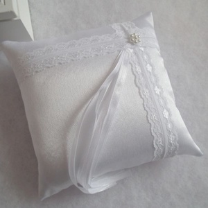 Francia csipkés gyűrűpárna gyöngy virággal - nagy méret - esküvő - kiegészítők - gyűrűtartó & gyűrűpárna - Meska.hu