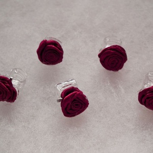 Bordó rózsás hajcsat - esküvő - hajdísz - kontydísz & hajdísz - Meska.hu