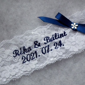 Hímzett csipke masnival - valami kék - esküvő - kiegészítők - harisnyatartó & valami kék - Meska.hu