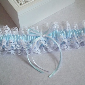 Hédi esküvői combcsipke, legényfogó - esküvő - kiegészítők - harisnyatartó & valami kék - Meska.hu