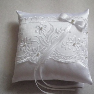 Lili esküvői gyűrűpárna - hófehér - esküvő - kiegészítők - gyűrűtartó & gyűrűpárna - Meska.hu