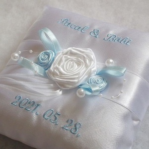 Hímzett rózsaözön gyűrűpárna - esküvő - kiegészítők - gyűrűtartó & gyűrűpárna - Meska.hu