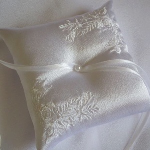 Ábránd gyűrűpárna hófehér - kicsi - Meska.hu