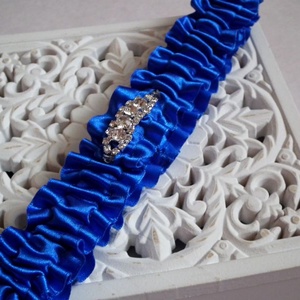 Álomvilág esküvői combcsipke - királykék - esküvő - kiegészítők - harisnyatartó & valami kék - Meska.hu