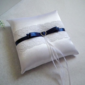 Dupla masnis illúzió gyűrűpárna -tengerészkék - esküvő - kiegészítők - gyűrűtartó & gyűrűpárna - Meska.hu