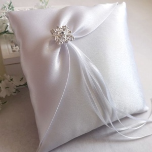Finom elegancia esküvői gyűrűpárna - esküvő - kiegészítők - gyűrűtartó & gyűrűpárna - Meska.hu
