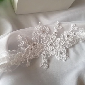 Csipkecsoda strasszos esküvői combcsipke - esküvő - kiegészítők - harisnyatartó & valami kék - Meska.hu