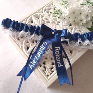 Szatén hímzett esküvői combcsipke - esküvő - kiegészítők - gyűrűtartó & gyűrűpárna - Meska.hu