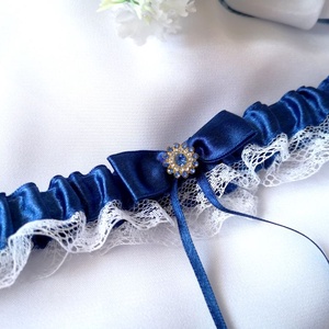 Bűbáj szatén esküvői combcsipke - esküvő - kiegészítők - gyűrűtartó & gyűrűpárna - Meska.hu