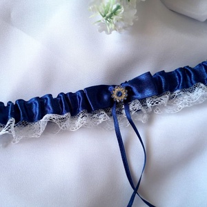 Bűbáj szatén esküvői combcsipke - esküvő - kiegészítők - gyűrűtartó & gyűrűpárna - Meska.hu