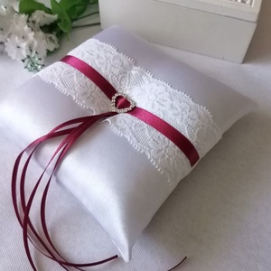 Illúzió gyűrűpárna - bordó - esküvő - kiegészítők - gyűrűtartó & gyűrűpárna - Meska.hu