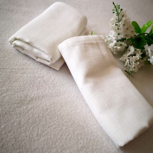 Hímzett névreszóló textil pelenka - fehér - otthon & életmód - babaszoba, gyerekszoba - babaszoba dekoráció - Meska.hu