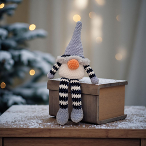 Horgolt hógolyó manó  - Meska.hu