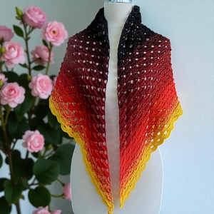 Horgolt kendő - ruha & divat - sál, sapka, kendő - vállkendő - Meska.hu