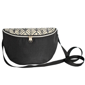 Víz- és kopásálló fekete keresztpántos táska - táska & tok - kézitáska & válltáska - vállon átvethető táska - Meska.hu