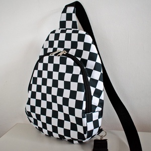 Kockás crossbody táska - táska & tok - kézitáska & válltáska - vállon átvethető táska - Meska.hu