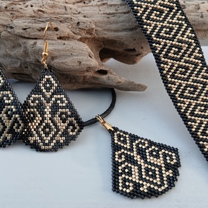 Gold-black karkötő,  fülbevaló és medál szett, Ékszer, Ékszerszett, Gyöngyfűzés, gyöngyhímzés, MESKA