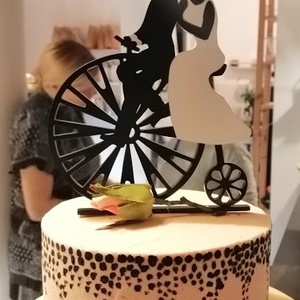 Velocipéd nászpár Esküvői tortadísz/csúcsdísz Biciklis menyasszonyi és vőlegény Esküvői dekoráció tortára  - esküvő - dekoráció - sütidísz - Meska.hu