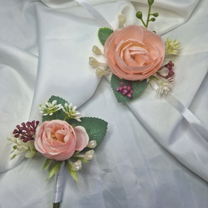 Szett vőlegény/tanu kitűző és csuklódísz - esküvő - kiegészítők - kitűző - Meska.hu