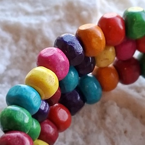 108 szemes tekercselt karkötő � színes boho fókuszékszer - ékszer - karkötő - memóriadrótos karkötő - Meska.hu