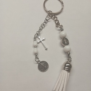 Kulcstartó - fehér Szent Benedek  - táska & tok - kulcstartó & táskadísz - kulcstartó - Meska.hu