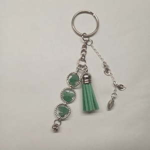 Ásványos kulcstartó medállal és bojttal  - táska & tok - kulcstartó & táskadísz - kulcstartó - Meska.hu