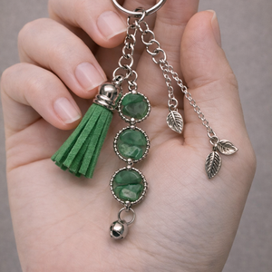 Ásványos kulcstartó medállal és bojttal , Táska & Tok, Kulcstartó & Táskadísz, Kulcstartó, Ékszerkészítés, Gyöngyfűzés, gyöngyhímzés, MESKA