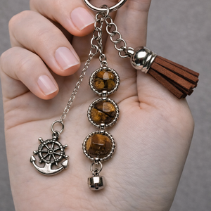 Ásványos kulcstartó medállal és bojttal , Táska & Tok, Kulcstartó & Táskadísz, Kulcstartó, Ékszerkészítés, Gyöngyfűzés, gyöngyhímzés, MESKA