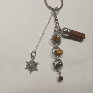 Ásványos kulcstartó medállal és bojttal  - táska & tok - kulcstartó & táskadísz - kulcstartó - Meska.hu