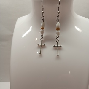 Keresztes fülbevaló gyöngyökkel , Ékszer, Fülbevaló, Lógó fülbevaló, Ékszerkészítés, Gyöngyfűzés, gyöngyhímzés, MESKA