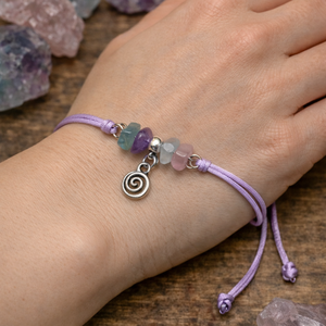 Ásványos karkötő medállal  - ékszer - karkötő - ásványkarkötő - Meska.hu