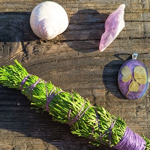 Füstölő készlet négylevelű lóherével készült amulettel - otthon & életmód - dekoráció - spiritualitás - füstölő és füstölőtartó - Meska.hu