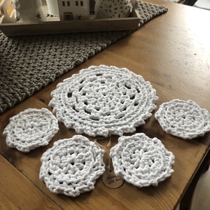 Horgolt alátét, Otthon & Életmód, Dekoráció, Asztal és polc dekoráció, Horgolt & Csipketerítő, Horgolás, MESKA