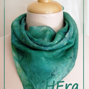 Zöld hernyóselyem kendő -  - Meska.hu