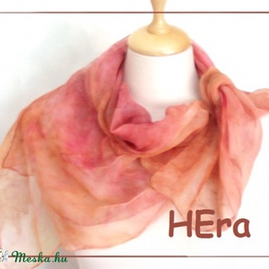 Hagymácska hernyóselyem kendő -  - Meska.hu