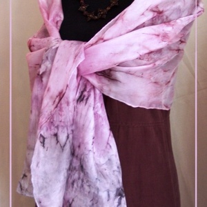 Pasztell grafittal hernyóselyem stóla -  - Meska.hu