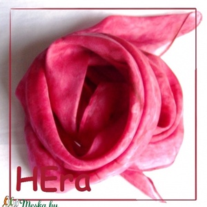 Málna hernyóselyem kendő - Meska.hu