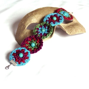 Szivárvány bohém horgolt karkötő II. - ékszer - karkötő - széles karkötő - Meska.hu