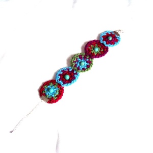 Szivárvány bohém horgolt karkötő II. - ékszer - karkötő - széles karkötő - Meska.hu