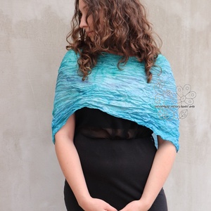 Türkiz möbiusz sál, ombre ráncos gyűrt hernyóselyem sál, kepp - ruha & divat - sál, sapka, kendő - vállkendő - Meska.hu