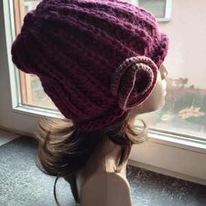Bíbor vastag öko gyapjú női sapka kötött laza slouchy virággal - ruha & divat - sál, sapka, kendő - sapka - Meska.hu Bíbor vastag öko gyapjú női sapka kötött laza slouchy virággal - ruha & divat - sál, sapka, kendő - sapka - Meska.hu